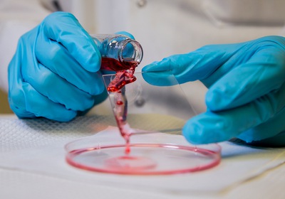 “Everything-repellent” coating could kid-proof phones, homes