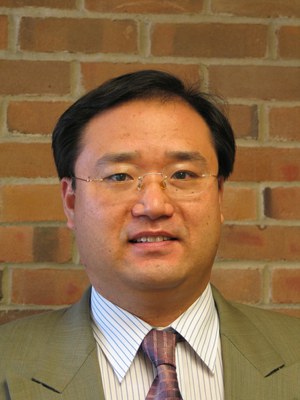 Jinsang Kim receives 2006 Jon R. and Beverly S. Holt Award