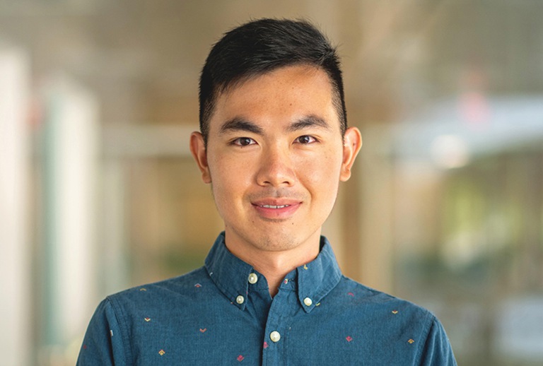 PhD Student's hybrid transistor earns Best Poster Award 